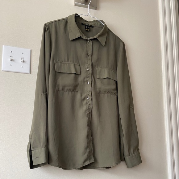 Hello! My name is Green Blouse! - Picture 2 of 3